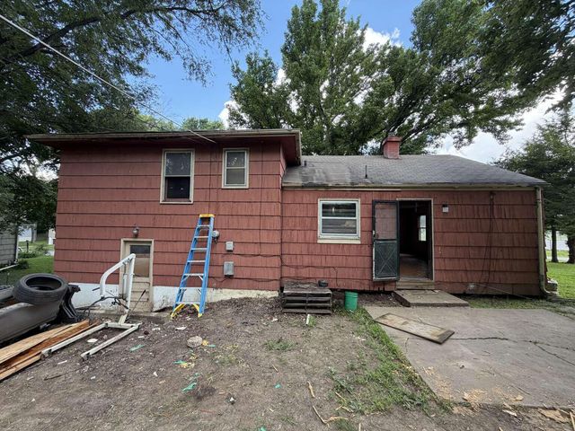 5401 Smalley Avenue, Kansas City, MO 64129