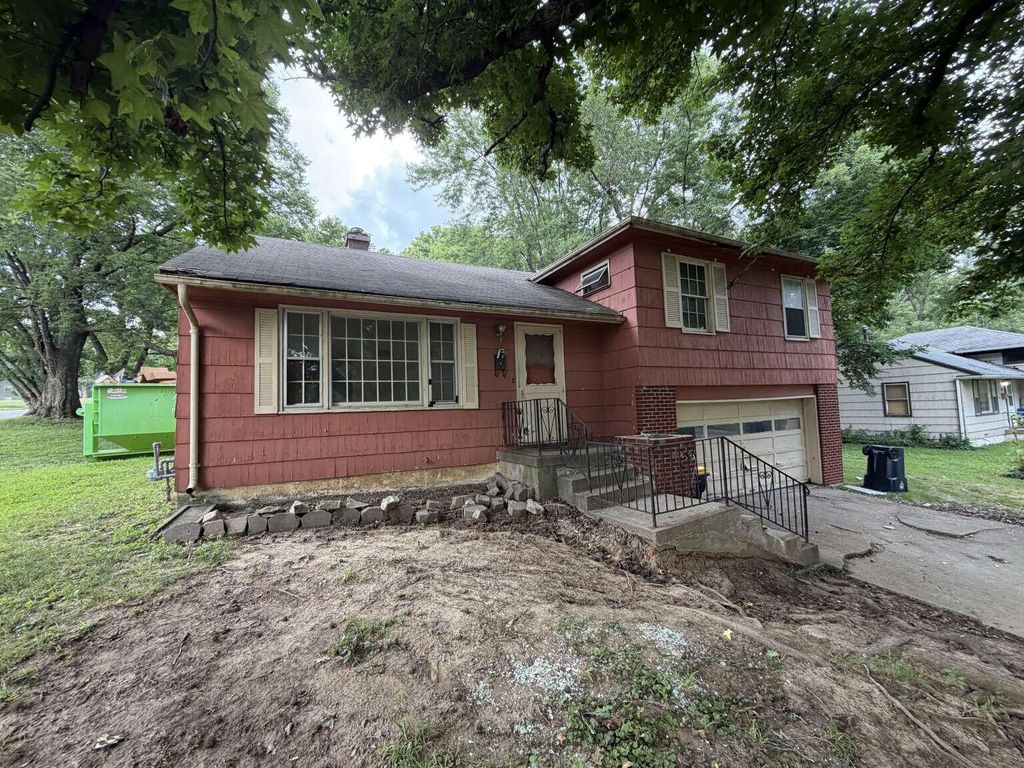 5401 Smalley Avenue, Kansas City, MO 64129