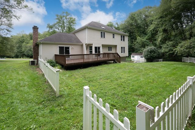 23 Fawnwood Road, Newtown, CT 06482