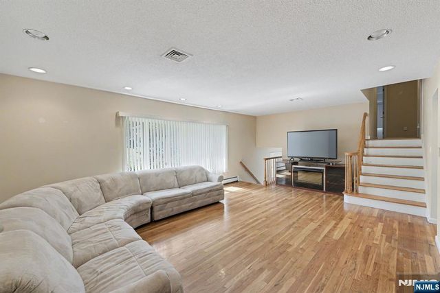 151 Broadview Terrace, Paramus, NJ 07652