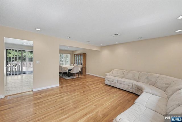 151 Broadview Terrace, Paramus, NJ 07652
