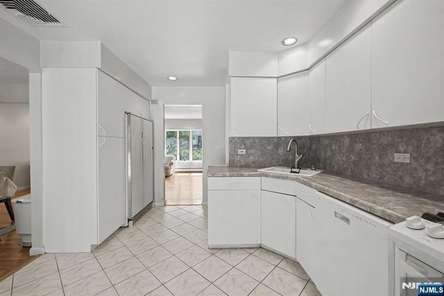 151 Broadview Terrace, Paramus, NJ 07652
