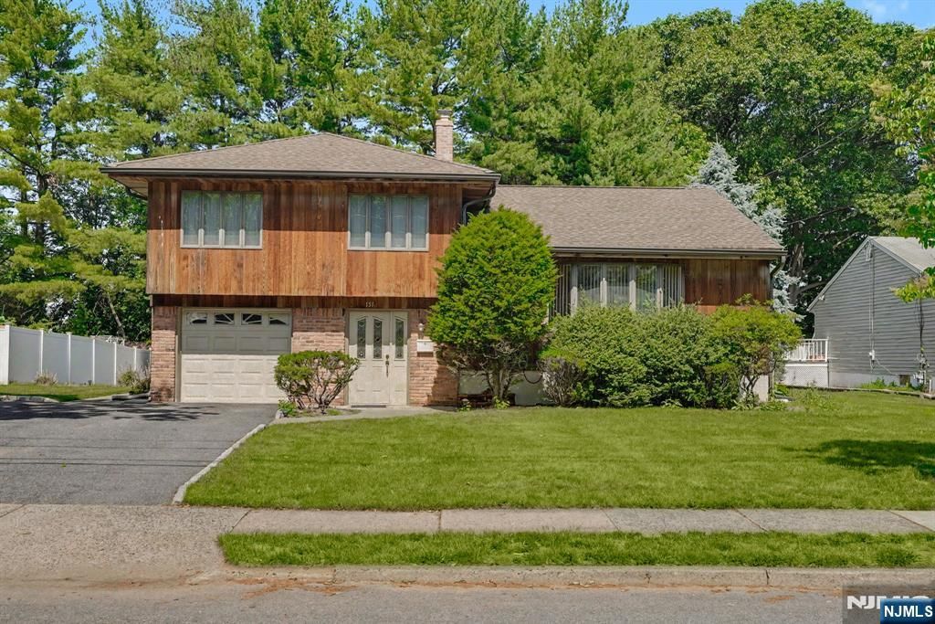 151 Broadview Terrace, Paramus, NJ 07652