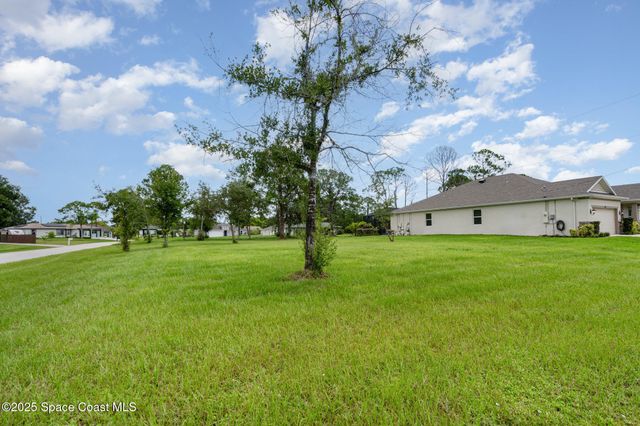 1017 Welco Street SE, Palm Bay, FL 32909