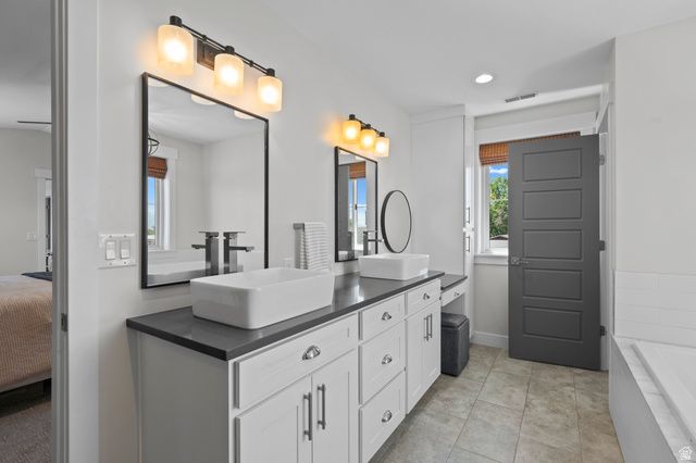 1040 E LARKSPUR DR, Sandy, UT 84094