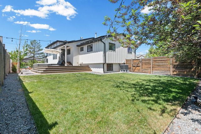1040 E LARKSPUR DR, Sandy, UT 84094