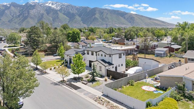 1040 E LARKSPUR DR, Sandy, UT 84094