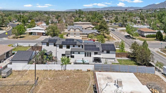 1040 E LARKSPUR DR, Sandy, UT 84094