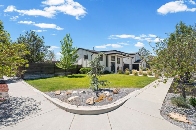 1040 E LARKSPUR DR, Sandy, UT 84094