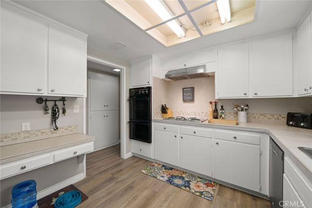 460 W Mission Road, Corona, CA 92882