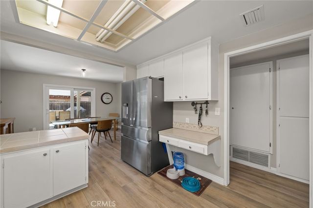 460 W Mission Road, Corona, CA 92882