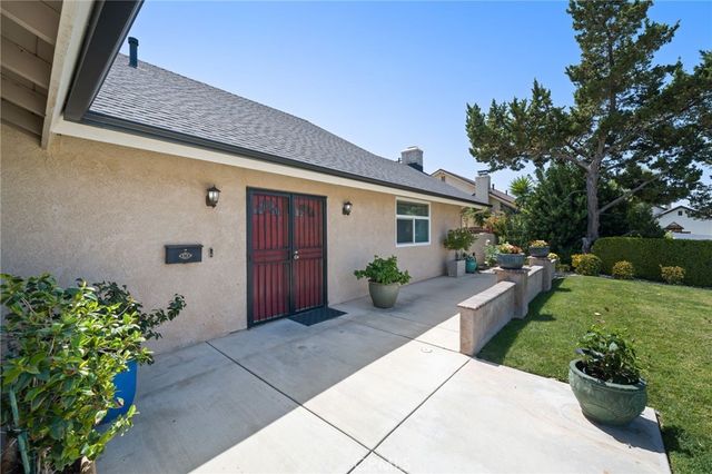 460 W Mission Road, Corona, CA 92882