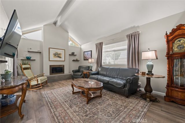 460 W Mission Road, Corona, CA 92882