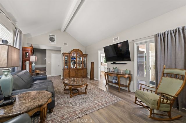 460 W Mission Road, Corona, CA 92882
