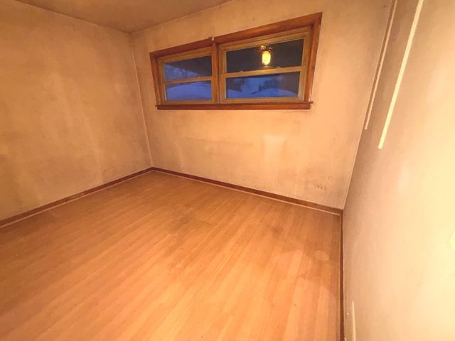 9215 S Hamlin Avenue, Evergreen Park, IL 60805