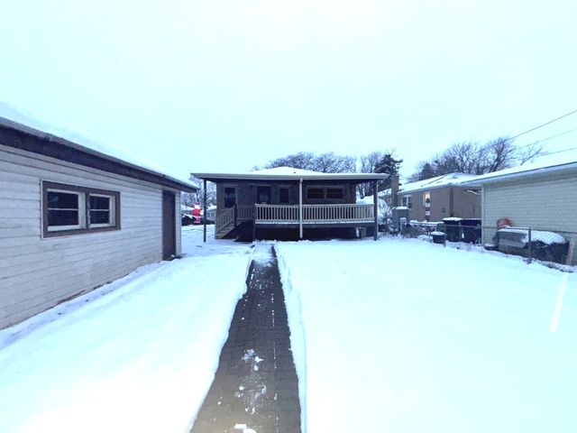 9215 S Hamlin Avenue, Evergreen Park, IL 60805