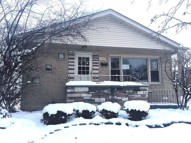 9215 S Hamlin Avenue, Evergreen Park, IL 60805