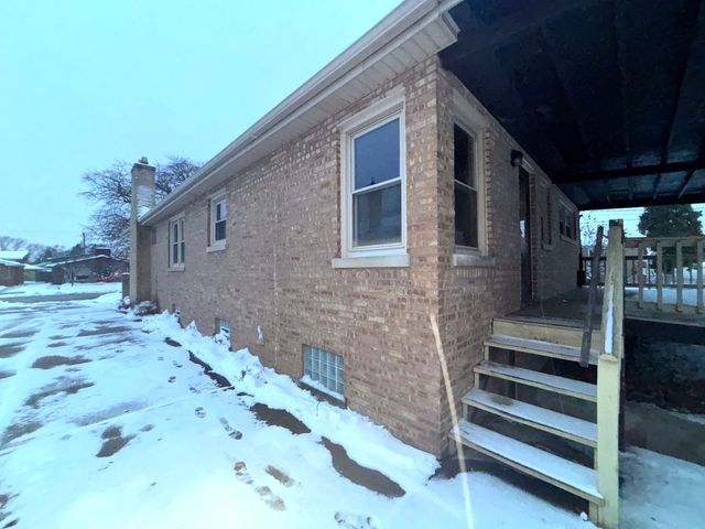 9215 S Hamlin Avenue, Evergreen Park, IL 60805