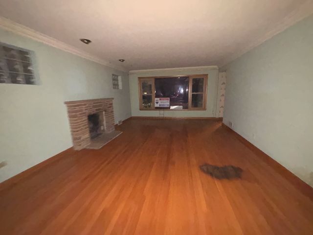 9215 S Hamlin Avenue, Evergreen Park, IL 60805