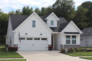 2163 Myla Way, Elyria, OH 44035