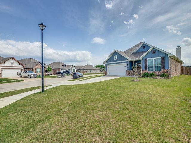 328 Bronco Drive, Pilot Point, TX 76258