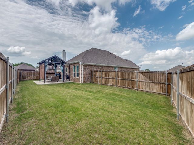 328 Bronco Drive, Pilot Point, TX 76258