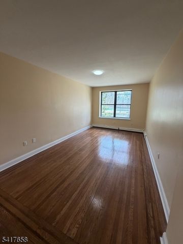 5 Pomona Ave 2c, Newark City, NJ 07112