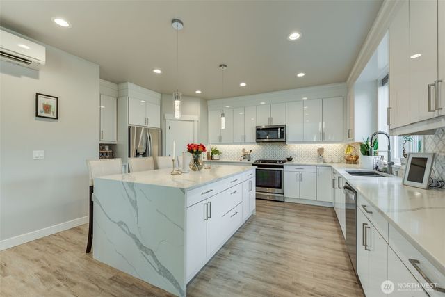 1834 Barrington Lane, Burlington, WA 98233