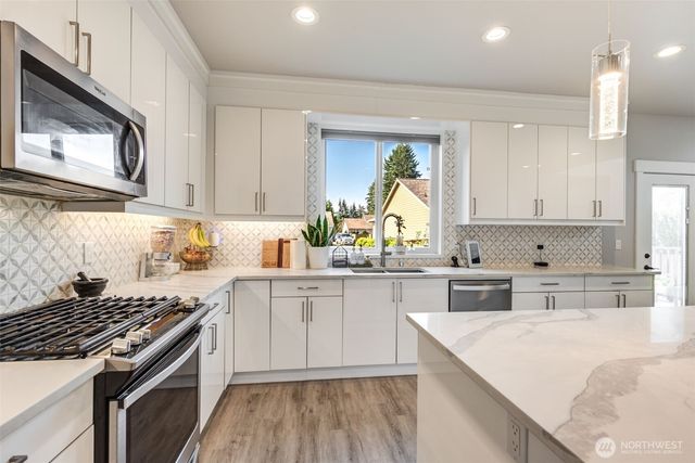 1834 Barrington Lane, Burlington, WA 98233