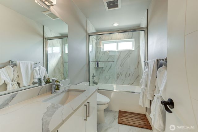 1834 Barrington Lane, Burlington, WA 98233