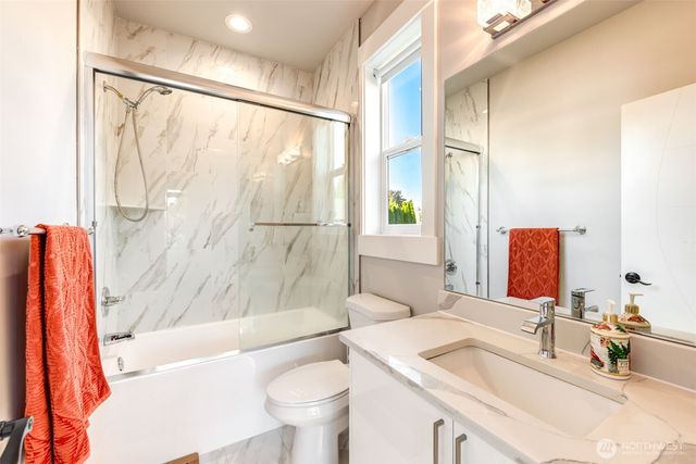1834 Barrington Lane, Burlington, WA 98233