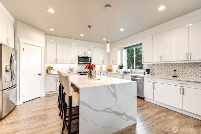 1834 Barrington Lane, Burlington, WA 98233