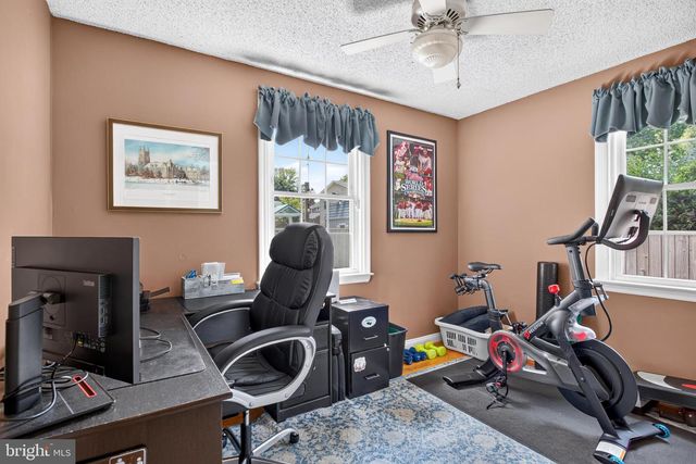 141 N NORWINDEN DR, Springfield, PA 19064