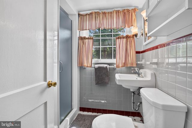 141 N NORWINDEN DR, Springfield, PA 19064