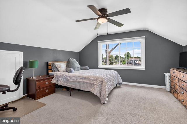 141 N NORWINDEN DR, Springfield, PA 19064