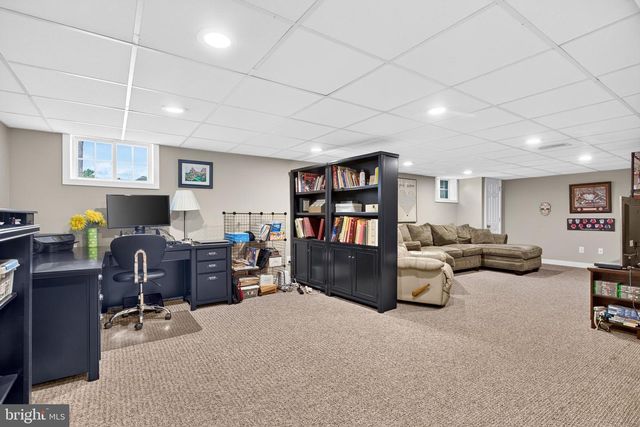 141 N NORWINDEN DR, Springfield, PA 19064