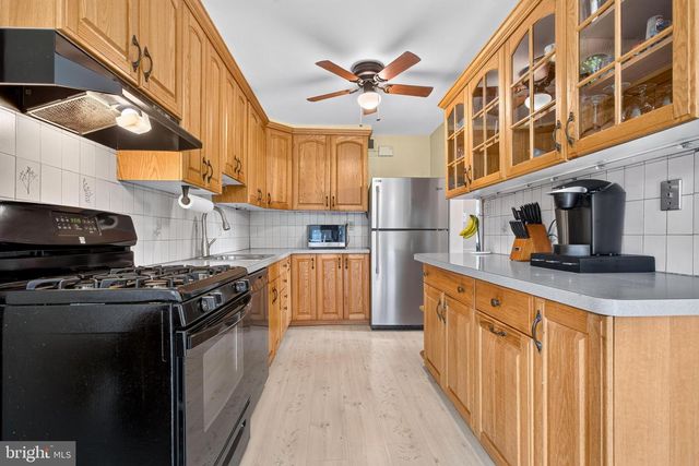 141 N NORWINDEN DR, Springfield, PA 19064
