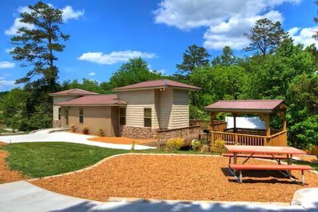 406 N Long Hollow Road, Chickamauga, GA 30707
