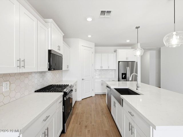 10808 W JONES Avenue, Tolleson, AZ 85353