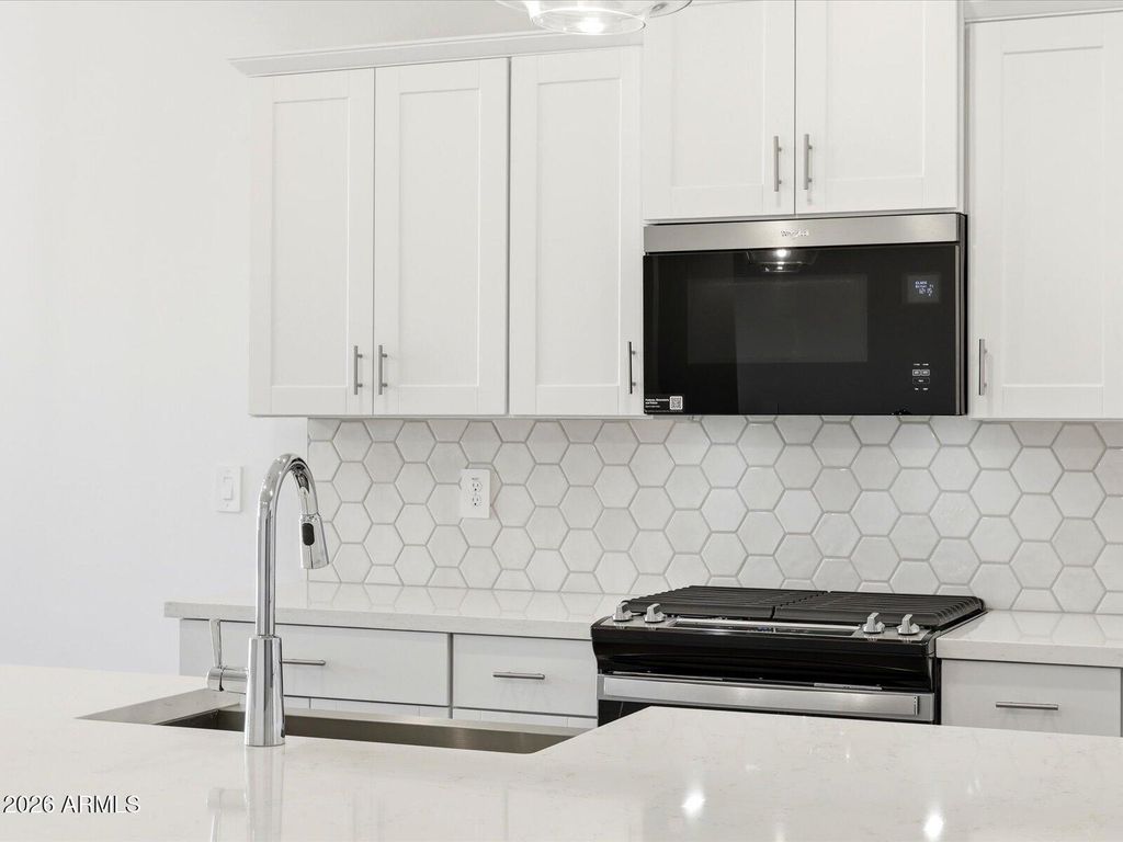 10808 W JONES Avenue, Tolleson, AZ 85353