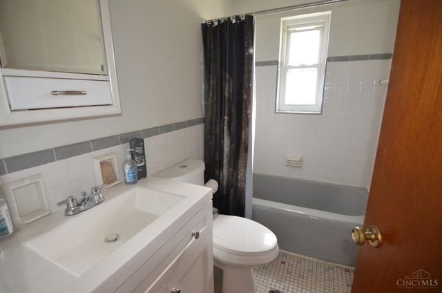 7205 Longfield Drive, Madeira, OH 45243