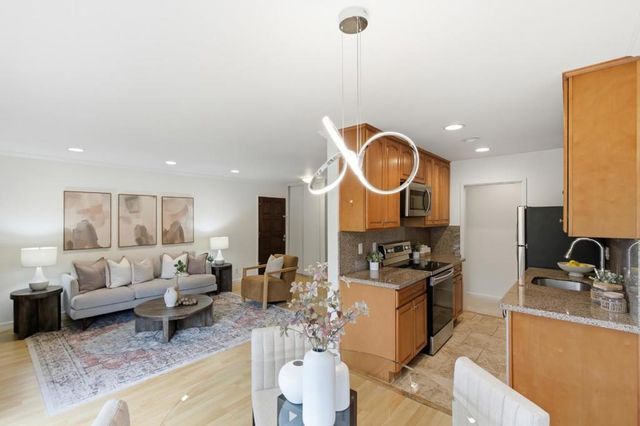 280 Easy Street 406, Mountain View, CA 94043