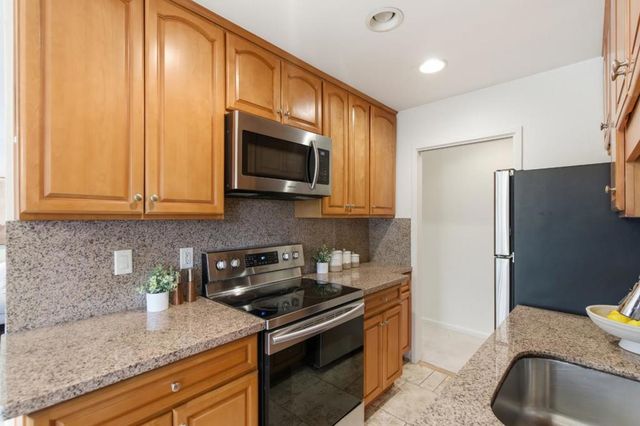 280 Easy Street 406, Mountain View, CA 94043