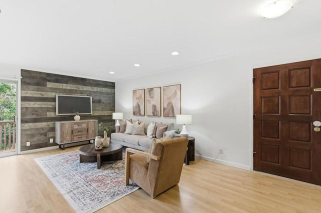 280 Easy Street 406, Mountain View, CA 94043