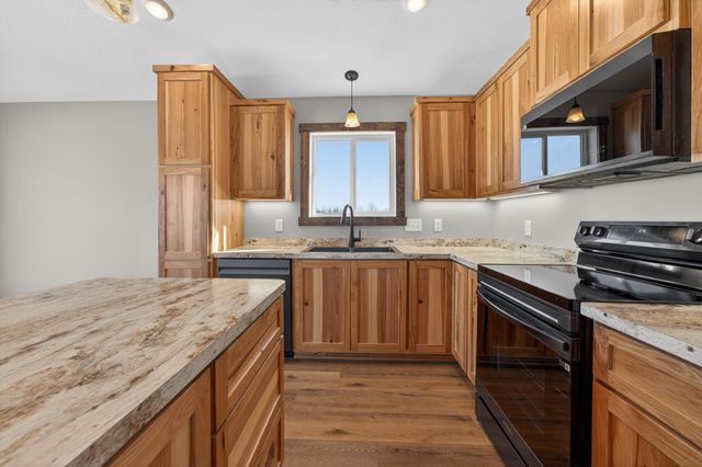 7319 Rolling Meadows Circle, Pine City, MN 55063