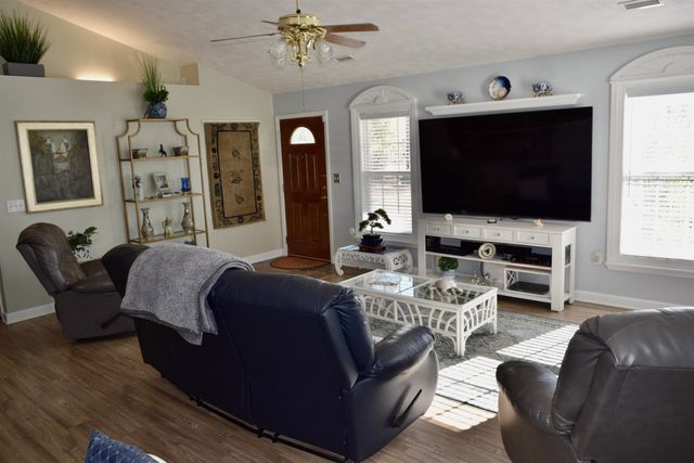 3554 Jordanville Rd., Galivants Ferry, SC 29544