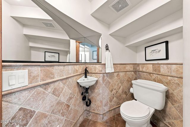 15415 E PICKETT Court, Gilbert, AZ 85298