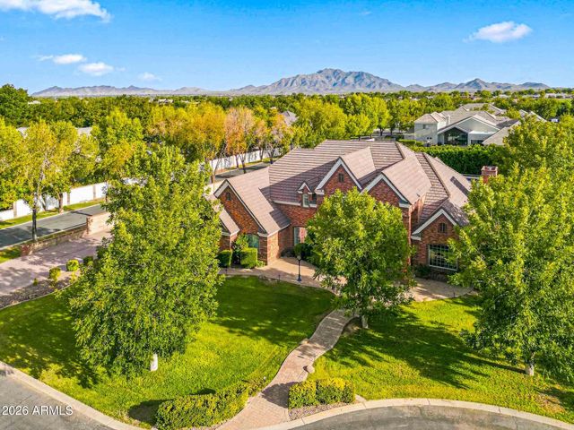 15415 E PICKETT Court, Gilbert, AZ 85298