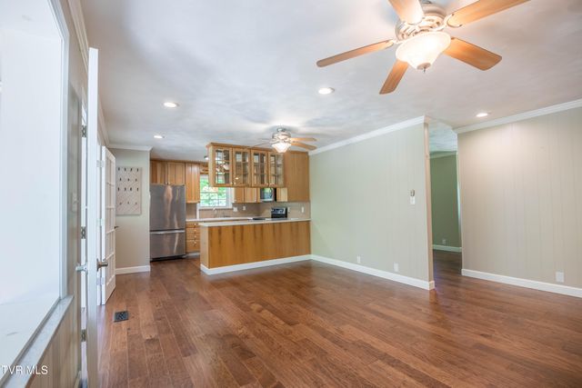 1411 Erwin Highway, Greeneville, TN 37745