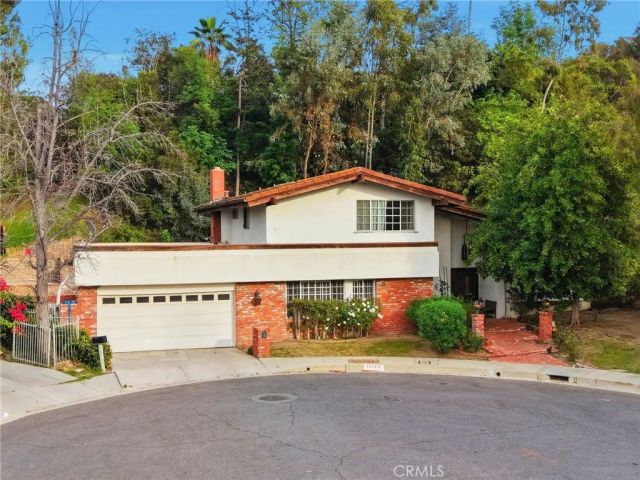 19122 Weston, Tarzana, CA 91356